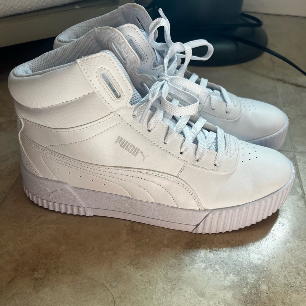 Like New Puma faux Leather high top SZ 8.5
